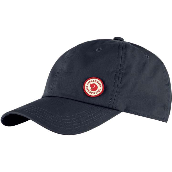 Priser på Fjällräven Fjällräven Logo Cap (Blå (DARK NAVY/555) Small/medium)