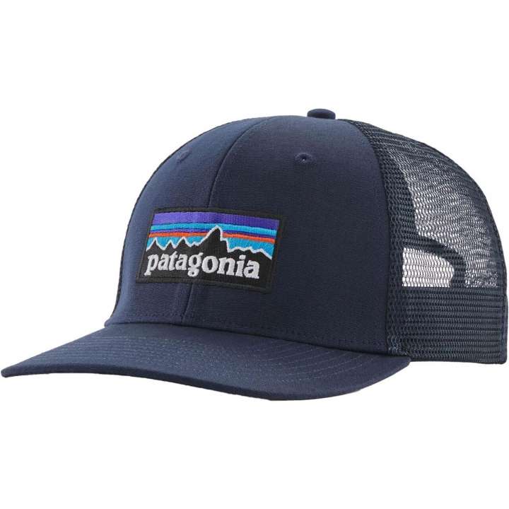 Priser på Patagonia P-6 Logo Trucker Hat (Blå (NEW NAVY) One size)